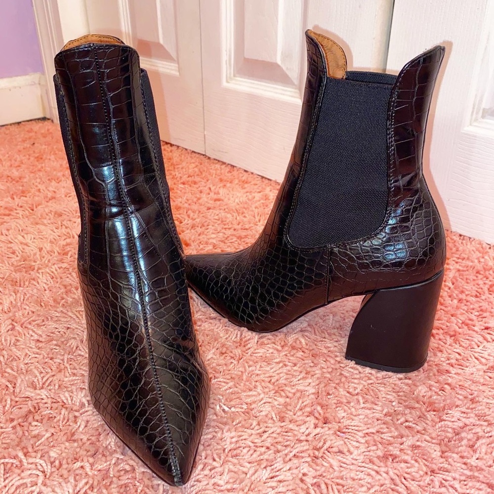 AVAILABLE: Forever 21 ankle high heeled boots